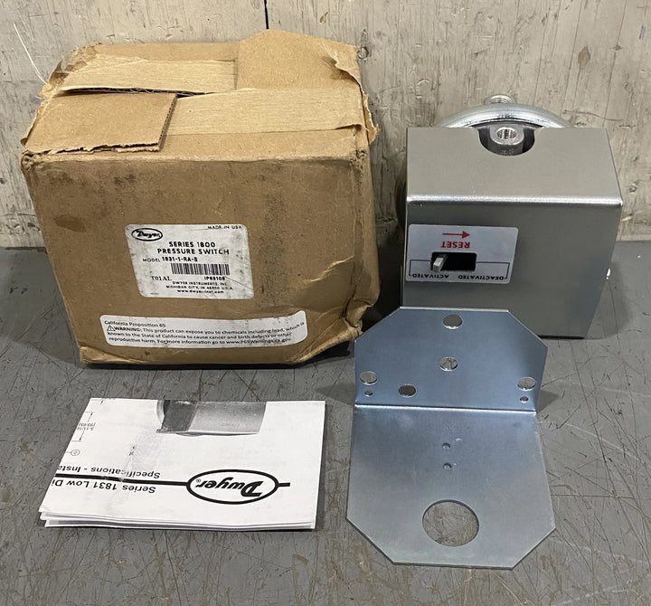 Dwyer 125/250 VAC Differential Pressure Switch 1831-1-RA-S
