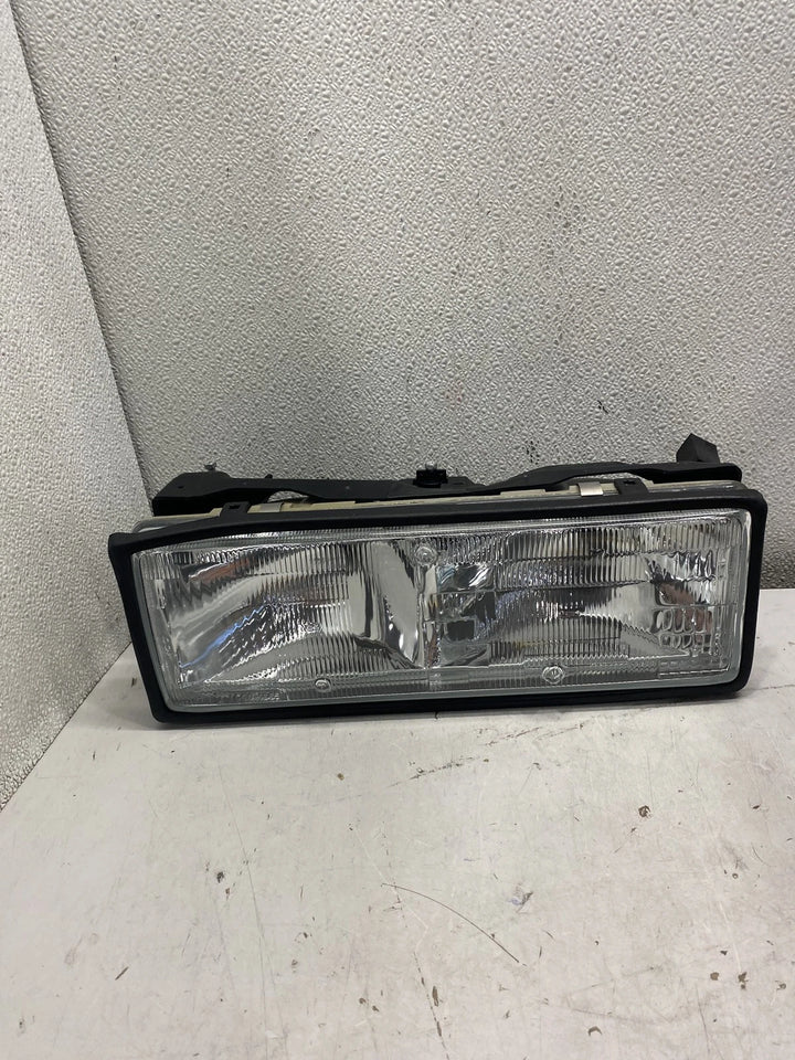 TYC 20-1665-00 Driver Side Replacement Headlight