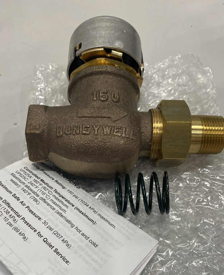 Honeywell 3/4" NPT Male Union Two-Way Unitary Valve VP525C 1032