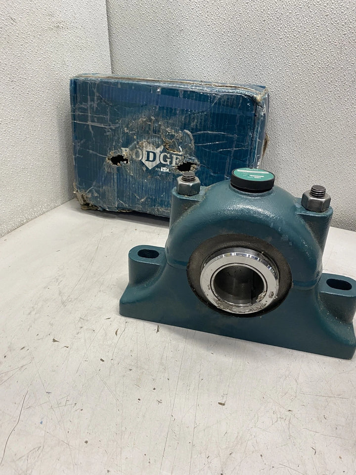 Dodge P2B-SD-203 Pillow Block Roller Bearing Unit - 2-3/16 in Bore