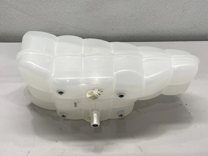 John Deere Deaeration Tank 8L RE307720