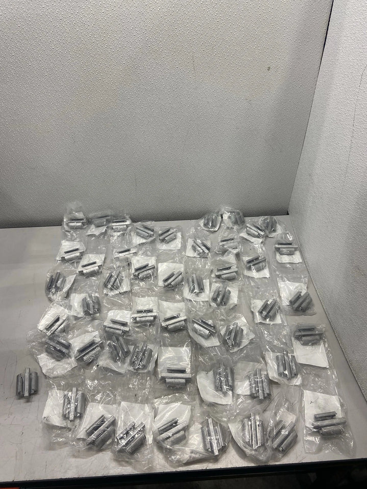 Box of 50 Burndy Cabelok Crimpit Connectors #2 AWG 1/0 AWG Groove B YP27AU2