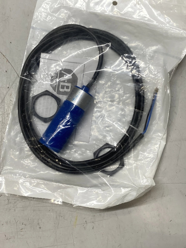 Allen-Bradley 871C-C15R30 Inductive Proximity Sensor 30mm 20-250V AC NO