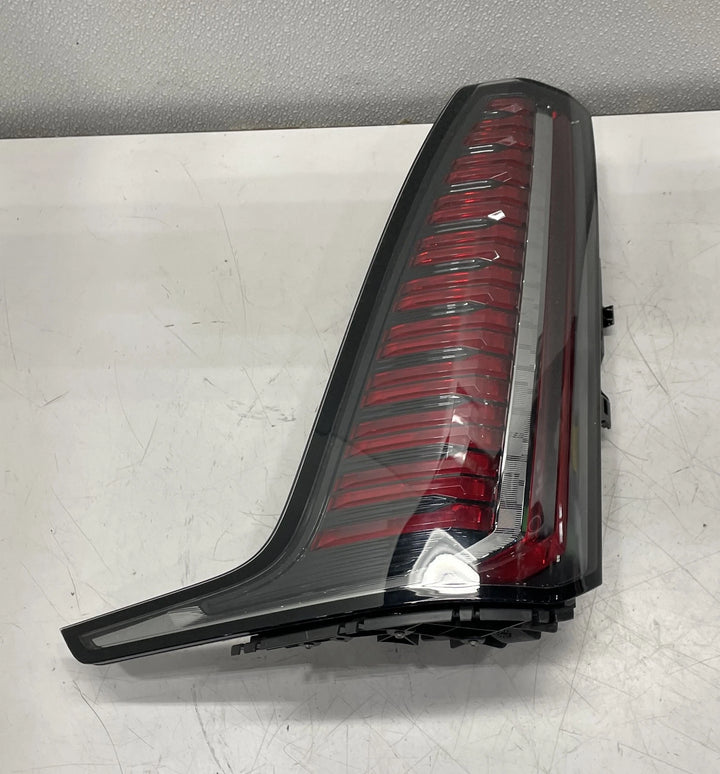GM Drivers Tail Lamp For 2025-2026 Cadillac Escalade IQ/IQL 85820225