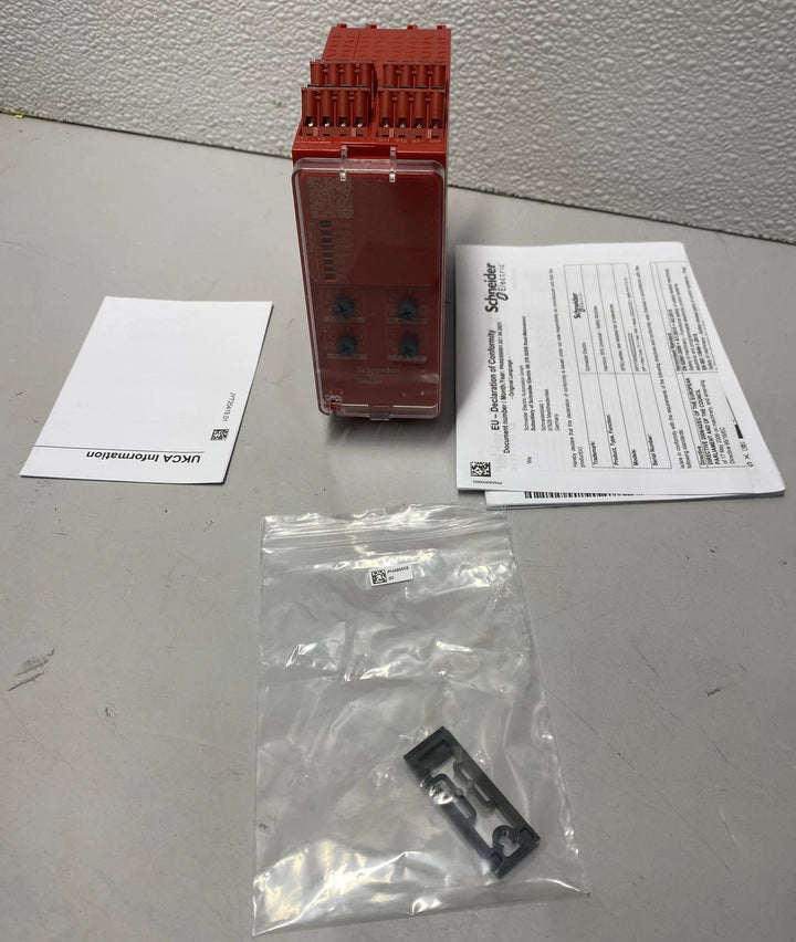Square D XPSUAT13A3AC Safety Module