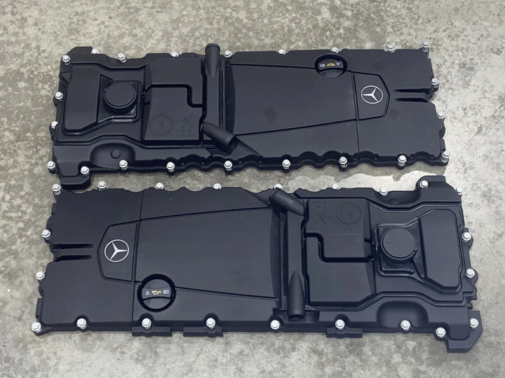New Genuine Mercedes-Benz Cylinder Head Cover 936010093064 A9360100930