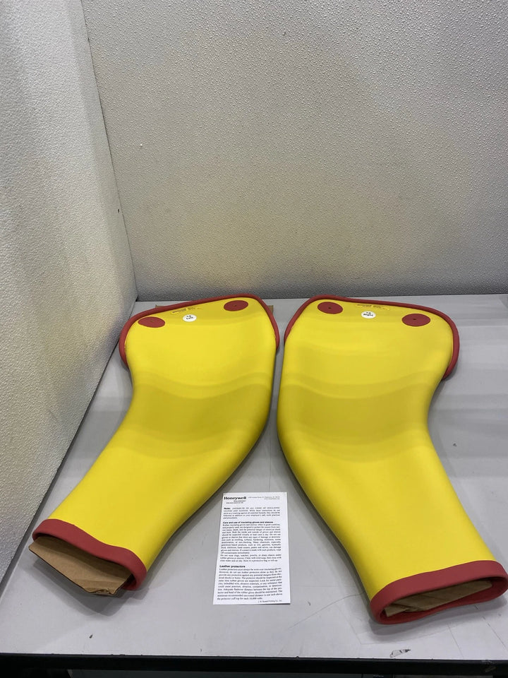 One Pair Salisbury Sleeve Dipped Class 2 Red/Yellow Extra Curved Large D2LRY-EC