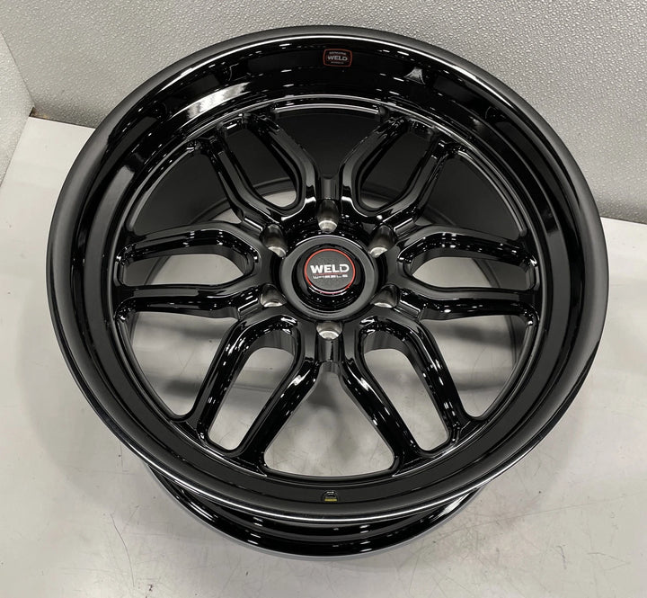 Weld 20x10 Laguna 6 Drag 6x135 ET38 BS 6.99 Gloss Black 87.1 S15900089P38