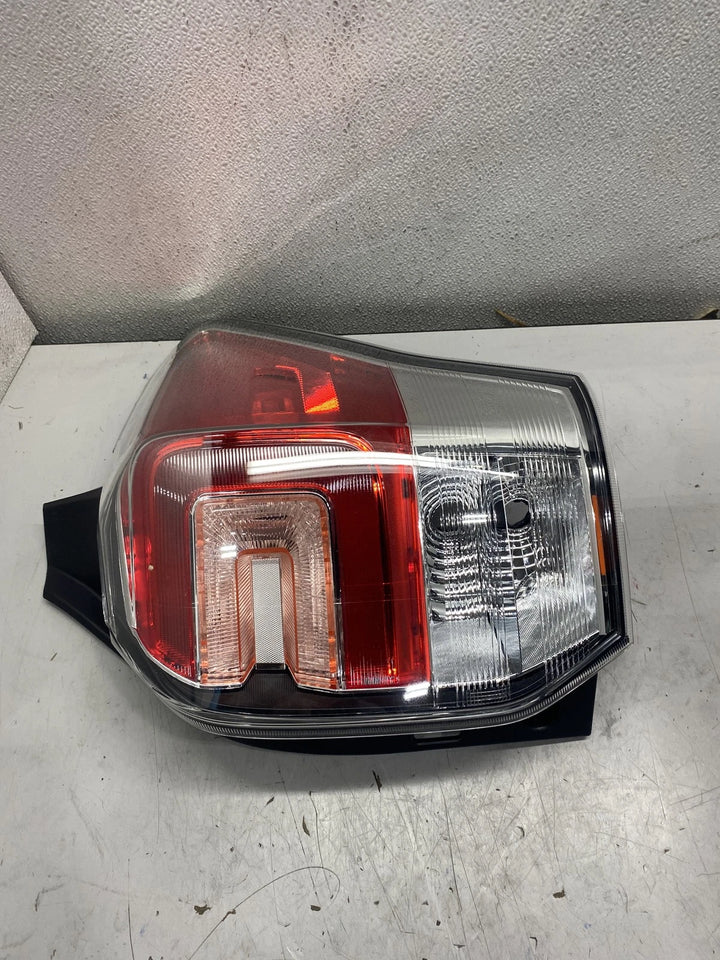 Subaru OEM Tail Lamp Assembly 84912SG142