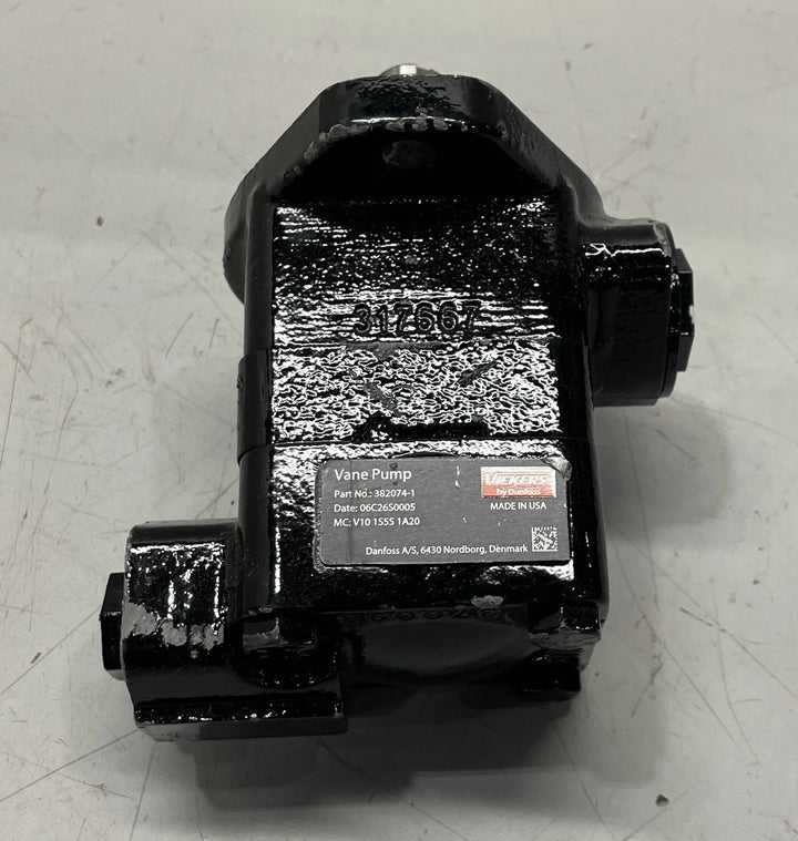 Danfoss/Vickers Single Vane Pump ClockWise Rotation 1200 RPM @ 5 GPM 382074-1